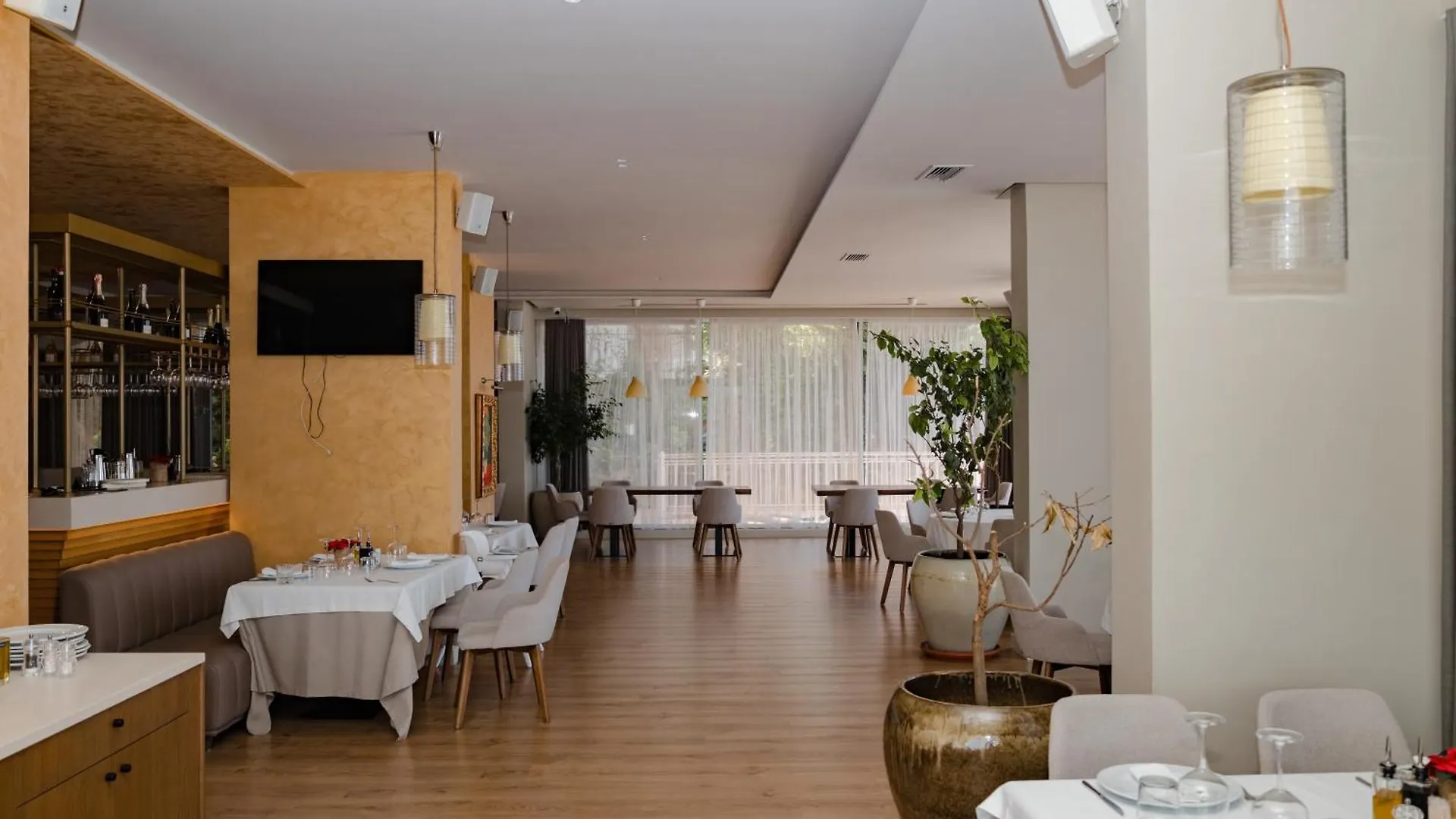 Riviera Blu- Seaside Hotel Radhimë