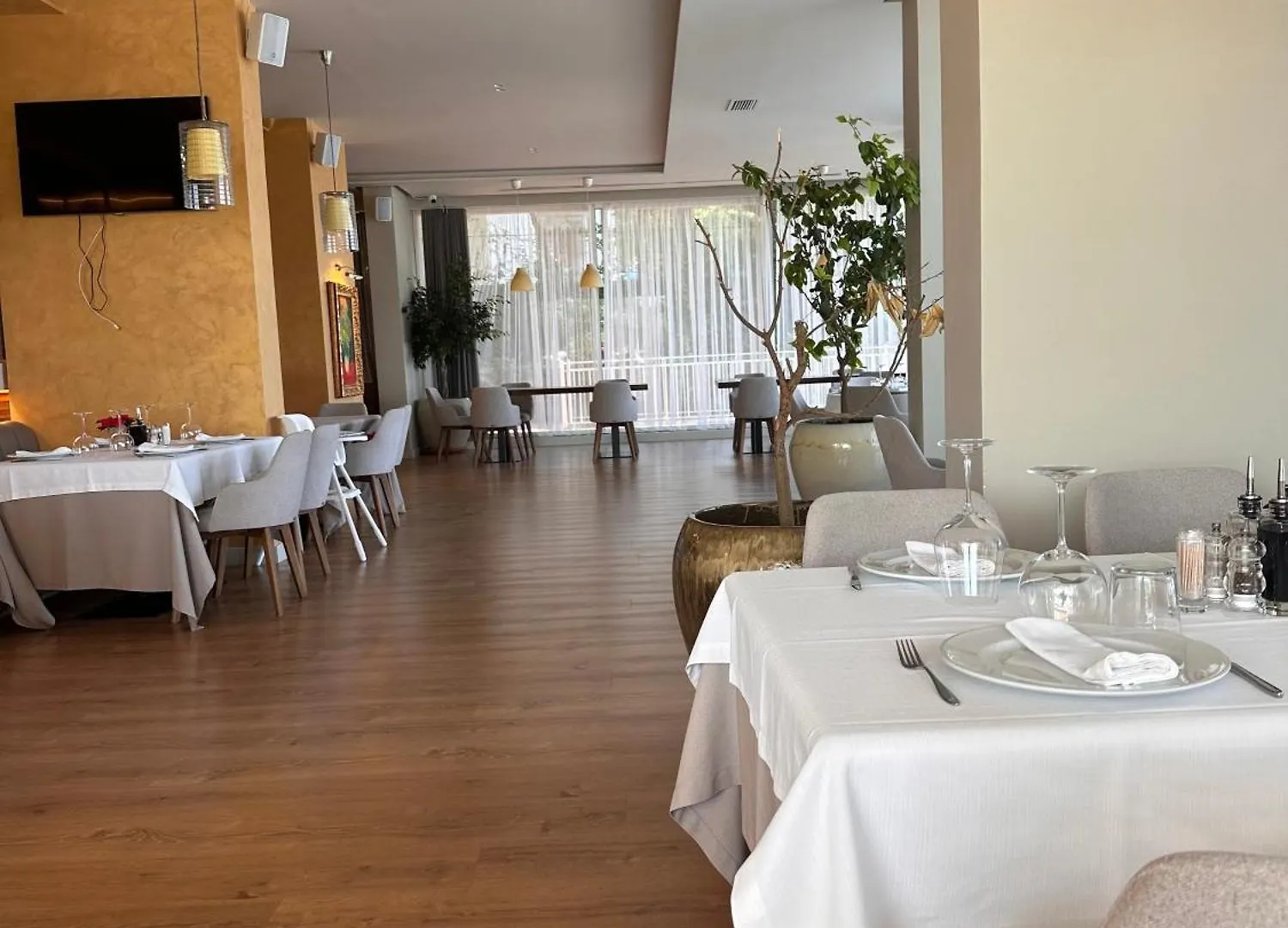 Riviera Blu- Seaside Hotel Radhima